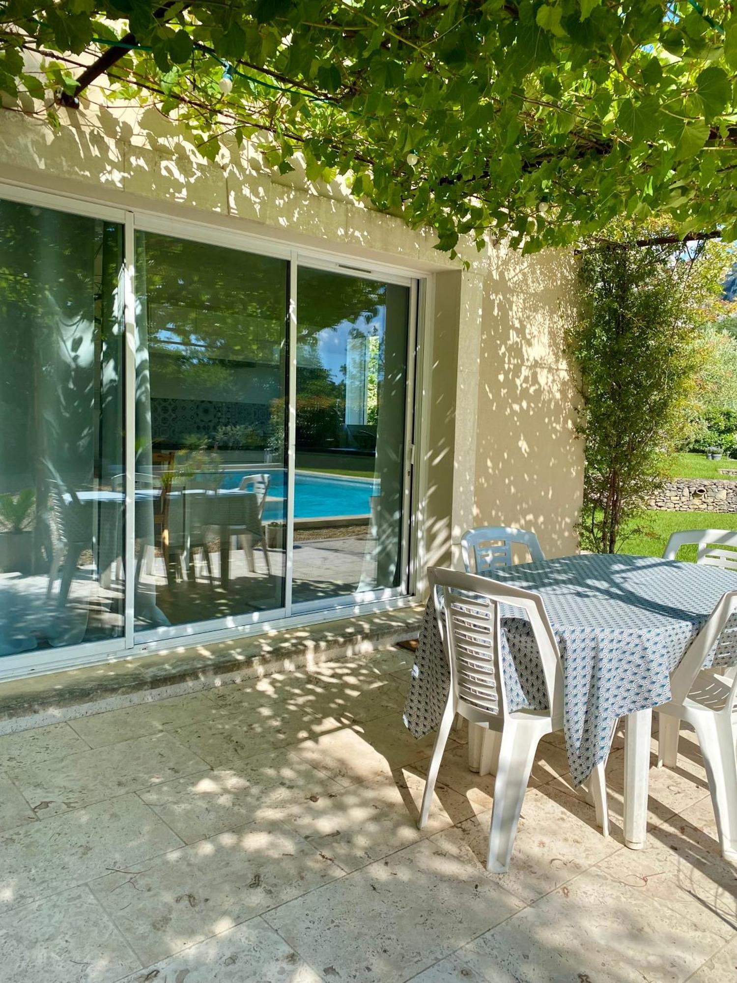 La Petite Maison Robion en Luberon Номер фото