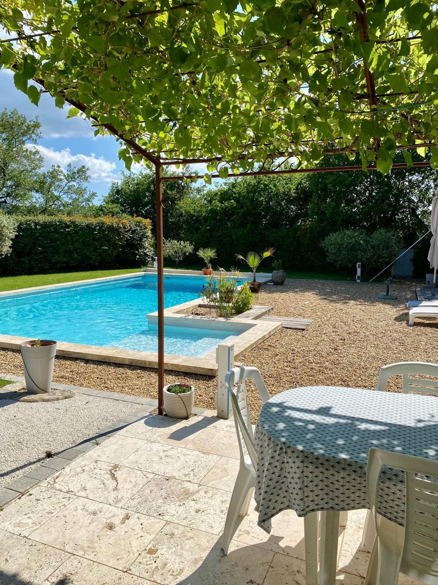 La Petite Maison Robion en Luberon Номер фото