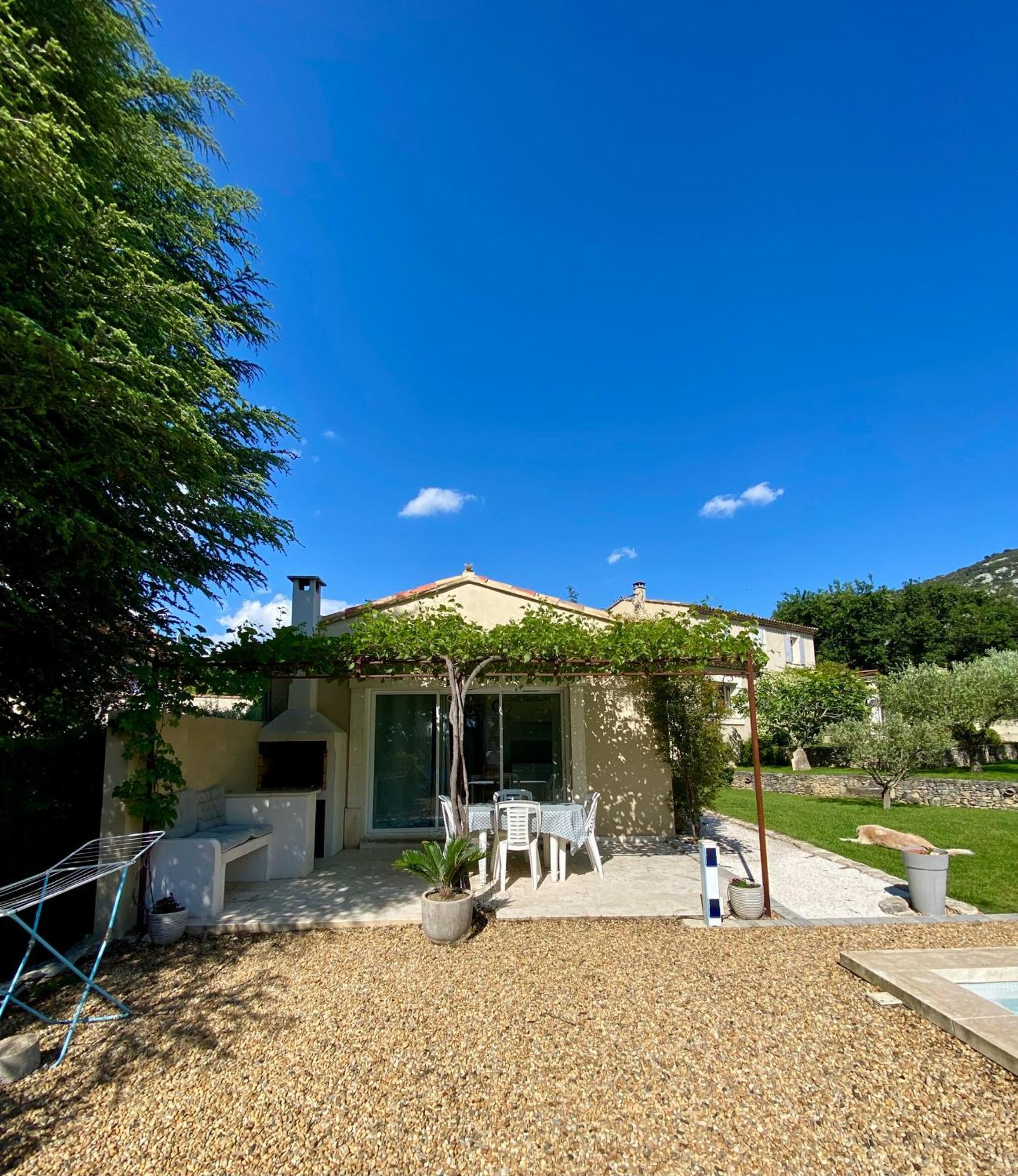 La Petite Maison Robion en Luberon Номер фото